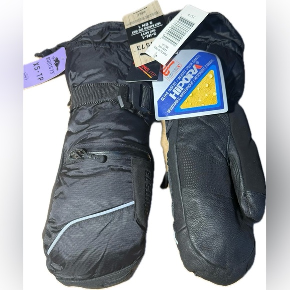 Black Roots Mittens - Picture 2 of 10